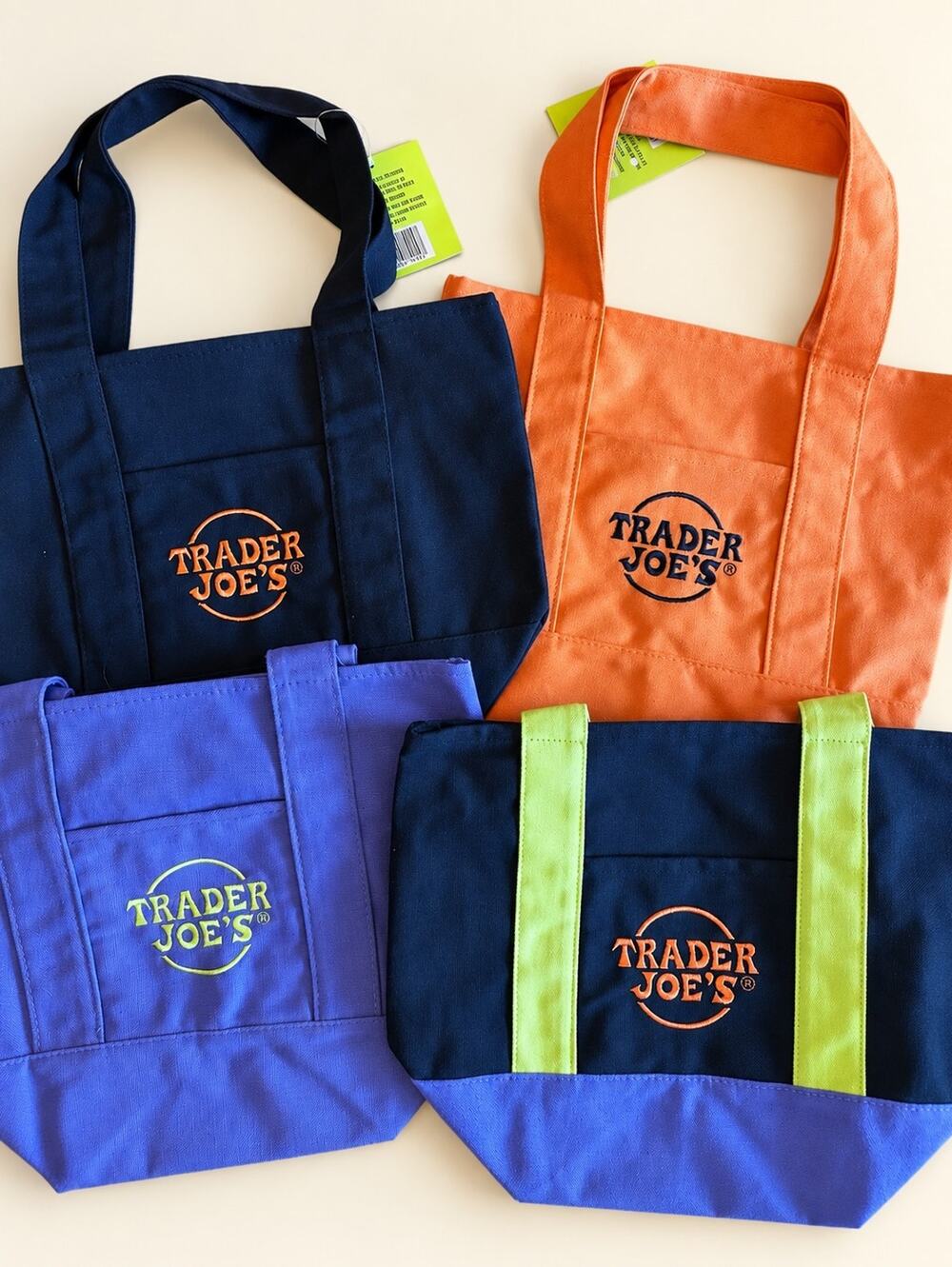 Trader Joe’s Halloween Mini Canvas Tote Bags 2026 SET OF 4 NEW Trick or Treat